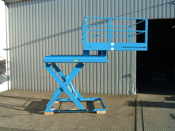 Access platform - raised and extended - (Section 1)