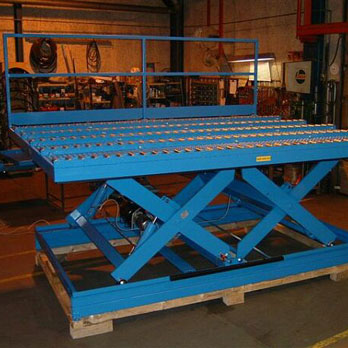 Air cargo handling lift table