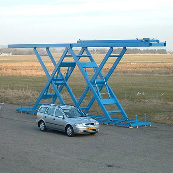 Large scale double horizontal lift