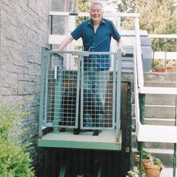 Mobility impaired garden lift