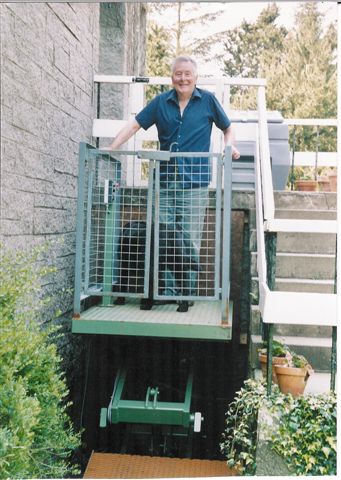 Mobility impaired garden lift - (Section 1)