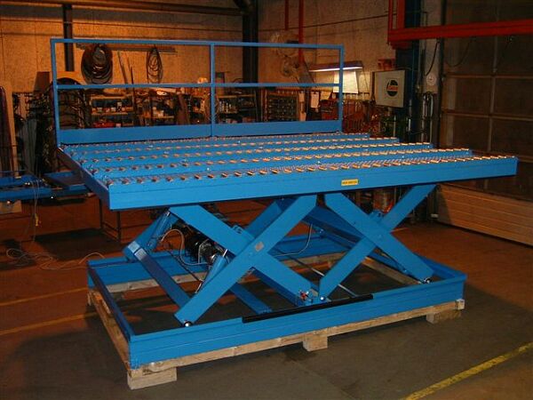 Air cargo handling lift table (Section 1)