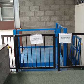 Disabled lift table